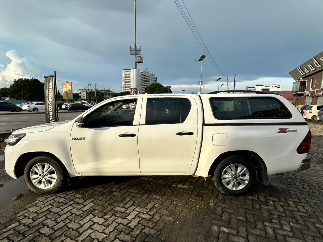 Toyota Hilux View 2